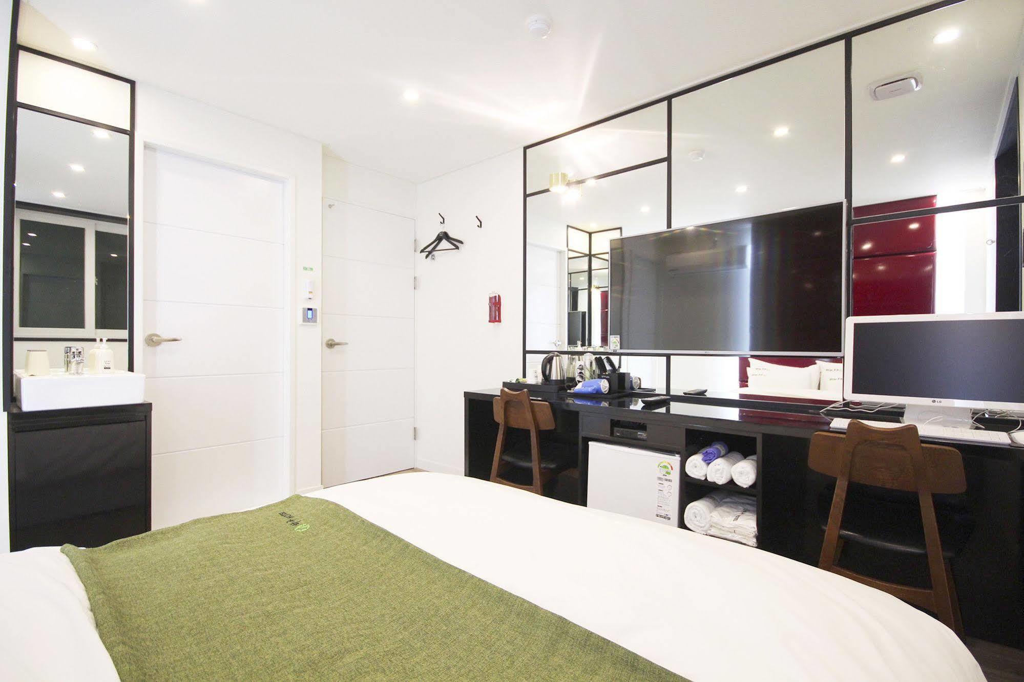 Haru Hotel Gimhae Exterior photo