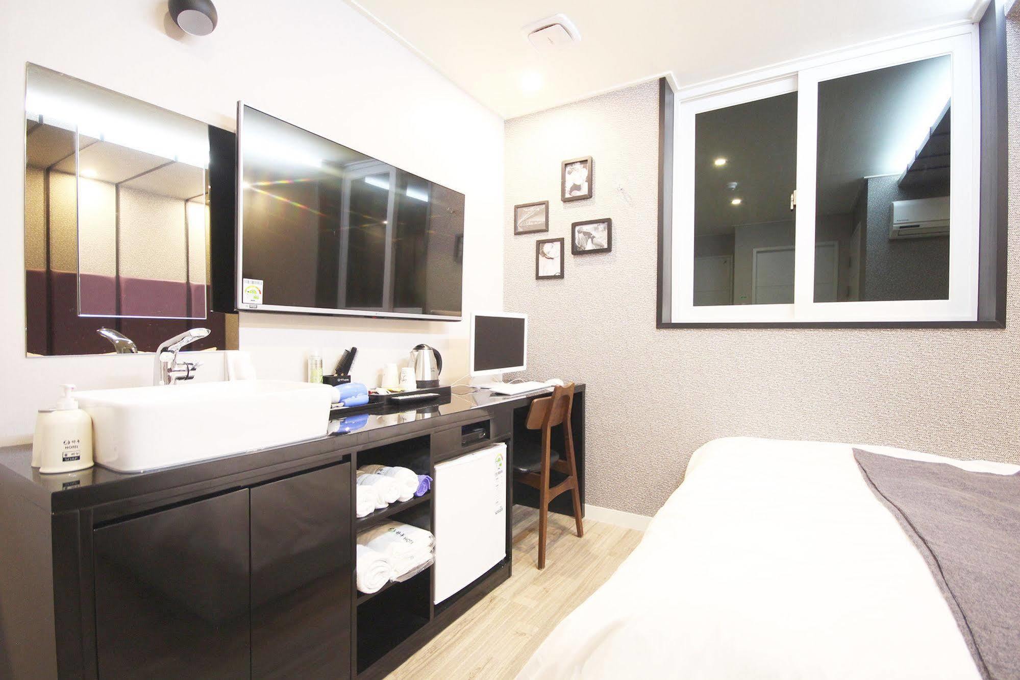 Haru Hotel Gimhae Exterior photo