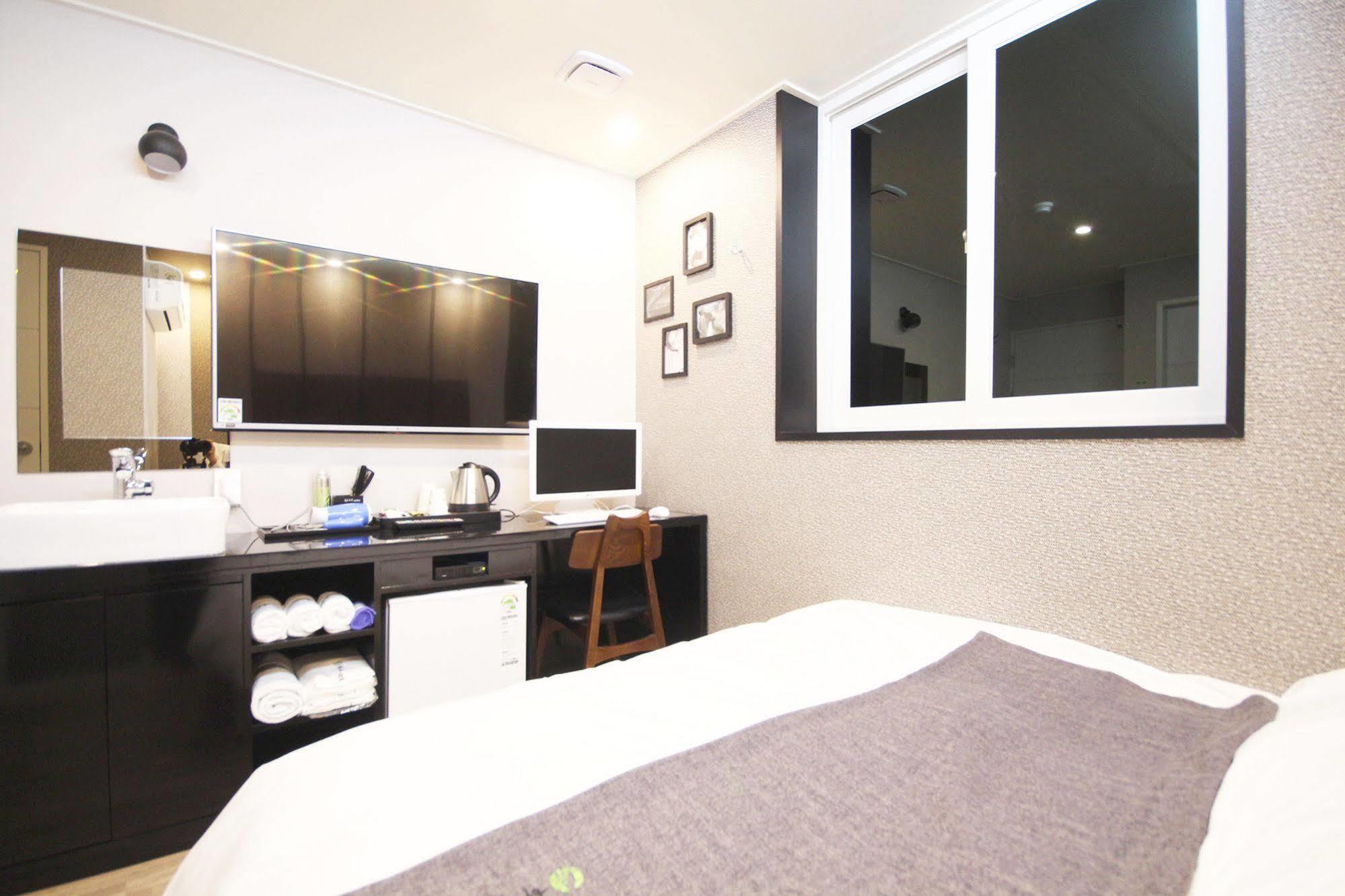 Haru Hotel Gimhae Exterior photo
